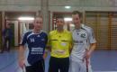 Best Player Philipp Rötheli (Mümliswil, Nr. 14) und Linus Widmer (Gossau, Nr. 42) zusammen mit Schiedsrichter Patrick Hager